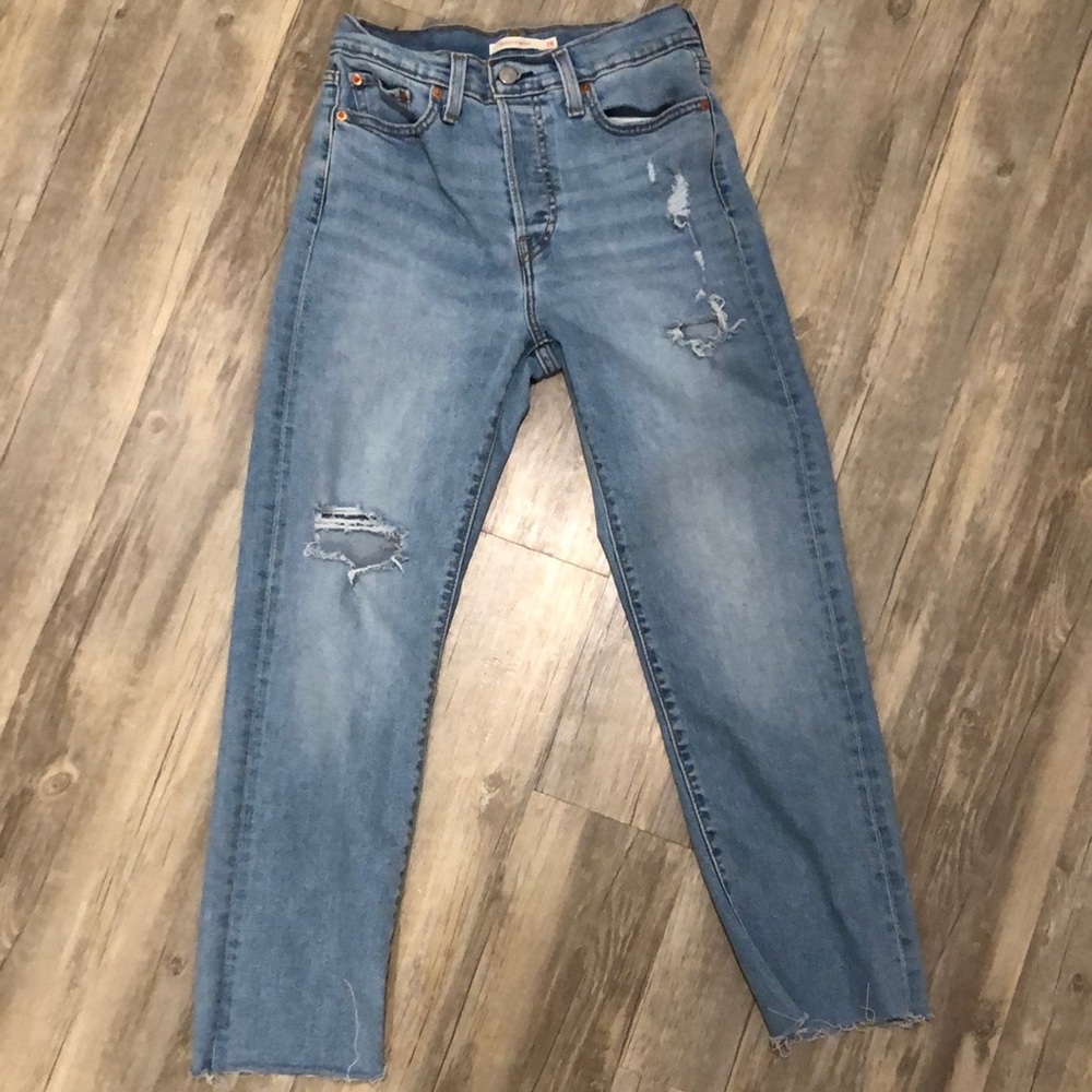 Authentic Levi’s Bundle Size 28